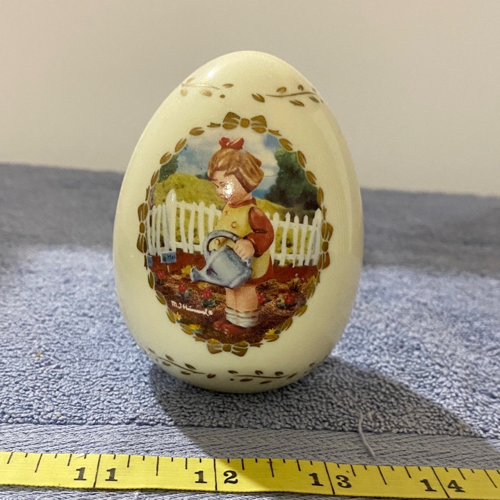 Danbury Mint Hummel Porcelain Egg